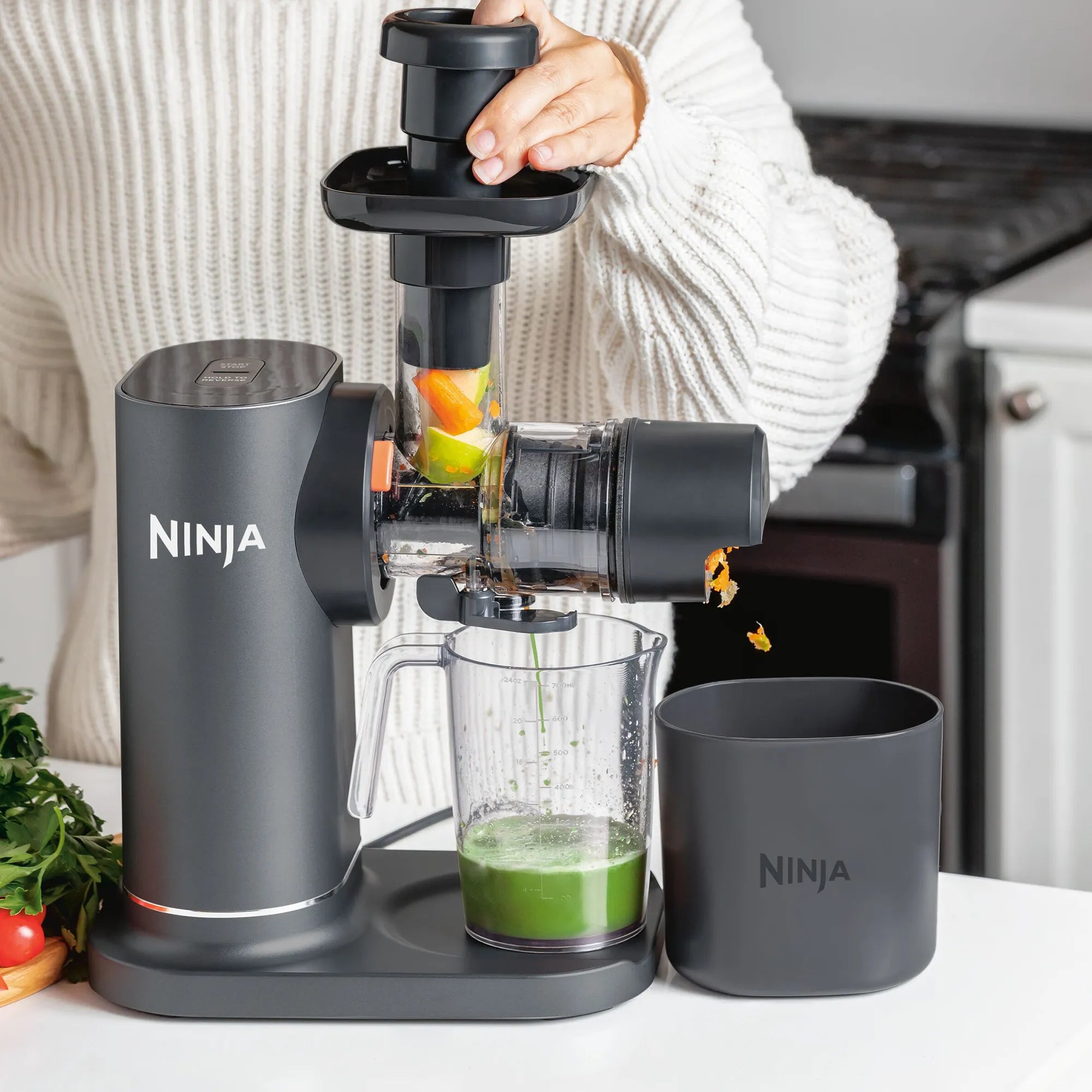2025 Ninja NeverClog™ Cold Press Juicer with 700ml Juice Jug & 1L Pulp Container – Adjustable Pulp Control