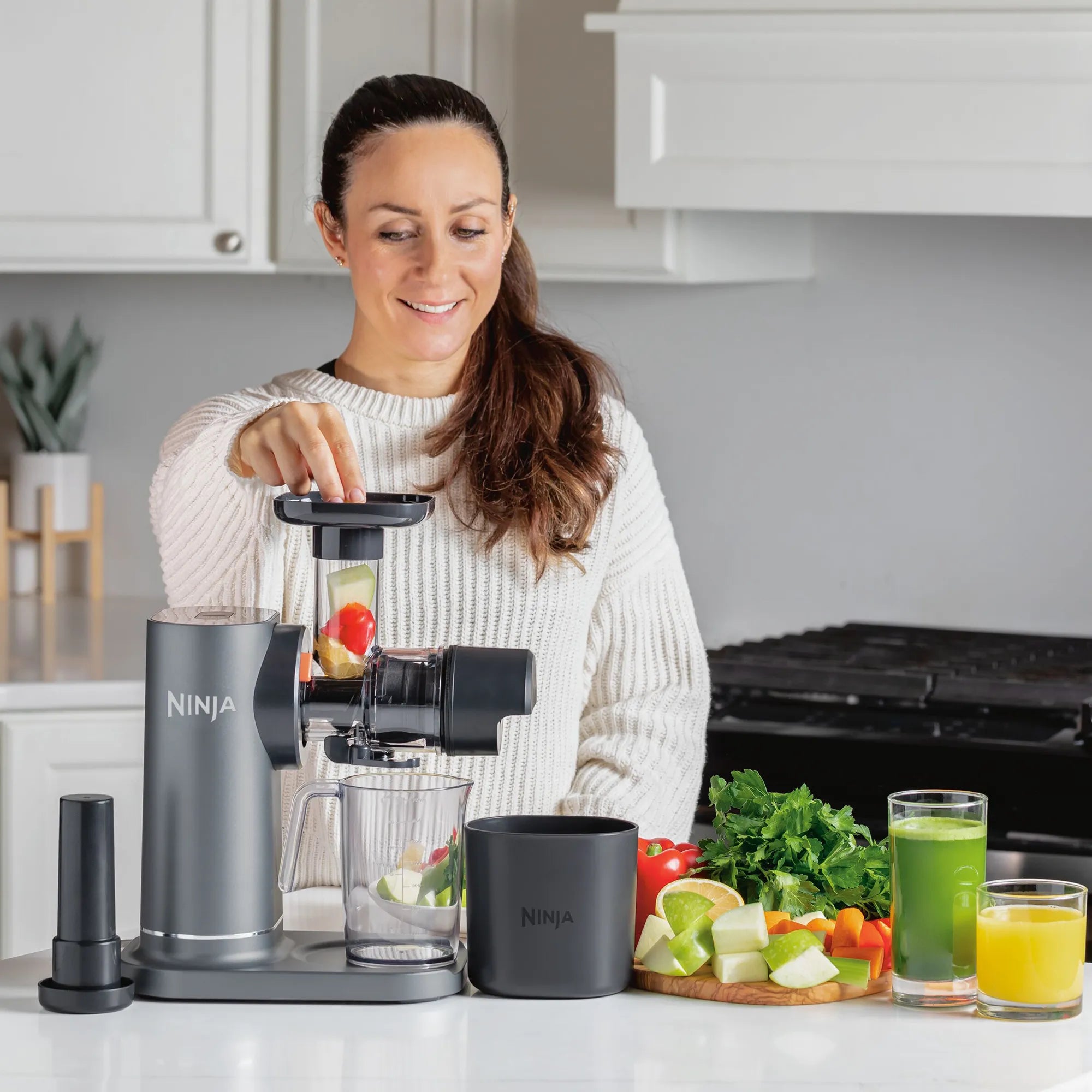 2025 Ninja NeverClog™ Cold Press Juicer with 700ml Juice Jug & 1L Pulp Container – Adjustable Pulp Control