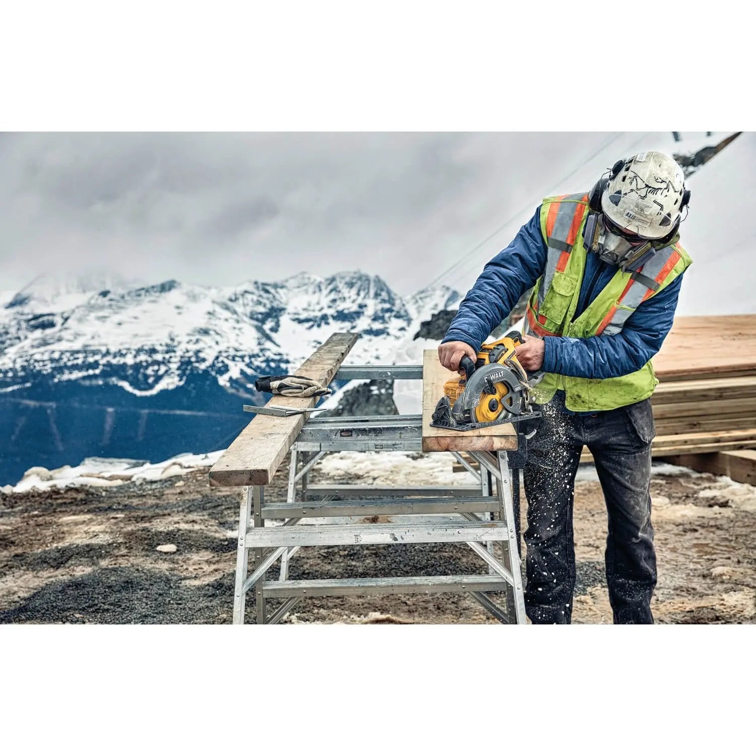 2025 DEWALT DCS577X1 FLEXVOLT® 60V MAX* 7-1/4 IN. CORDLESS WORM DRIVE STYLE SAW (9.0A
