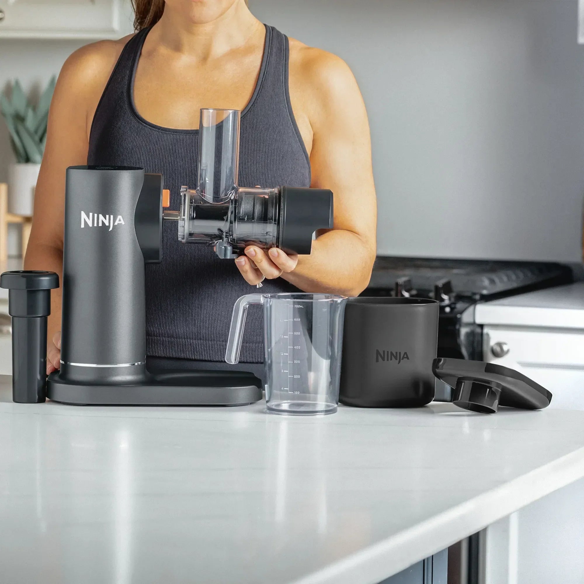 2025 Ninja NeverClog™ Cold Press Juicer with 700ml Juice Jug & 1L Pulp Container – Adjustable Pulp Control